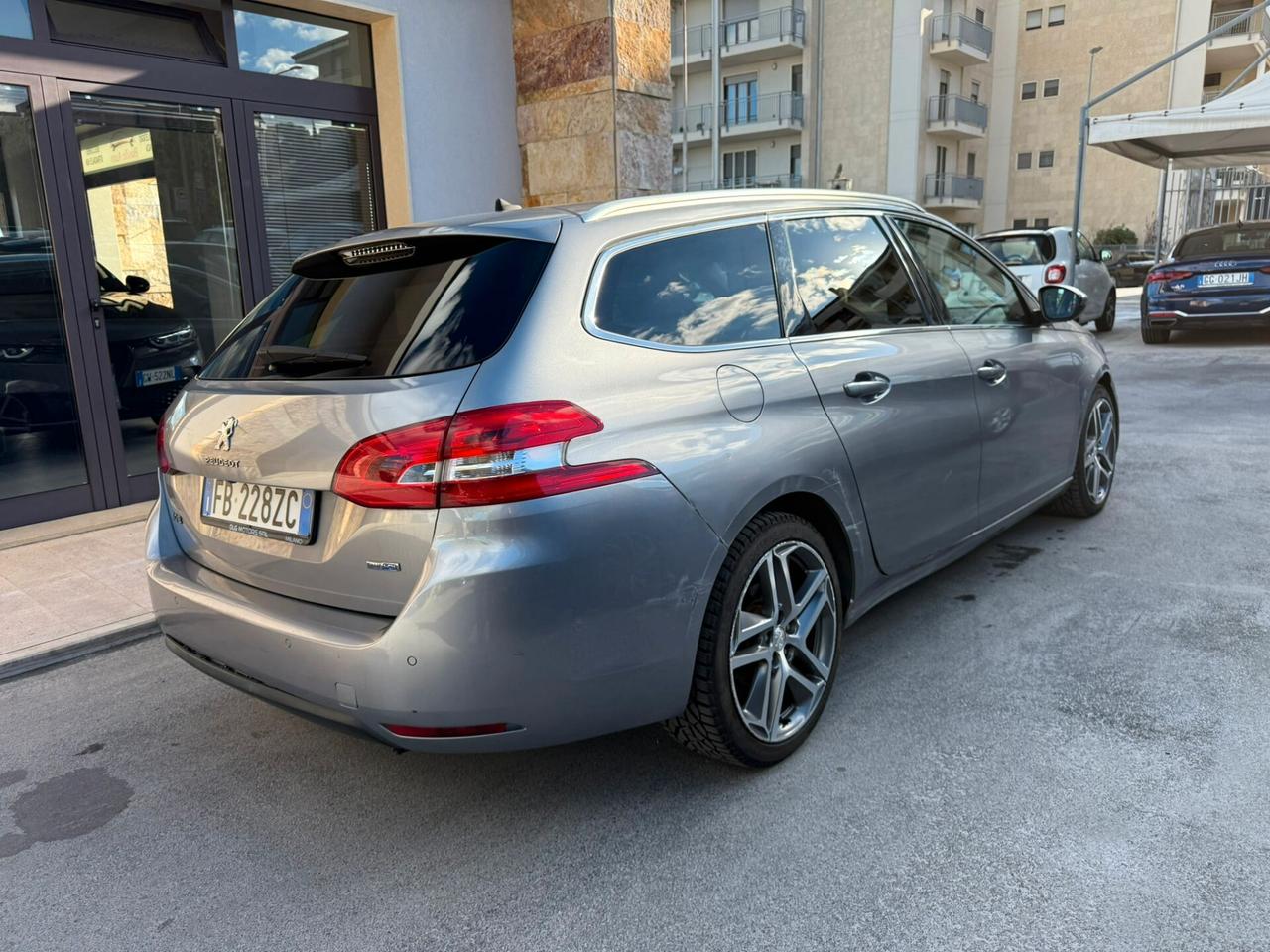 Peugeot 308 BlueHDi 150 S&S SW Allure