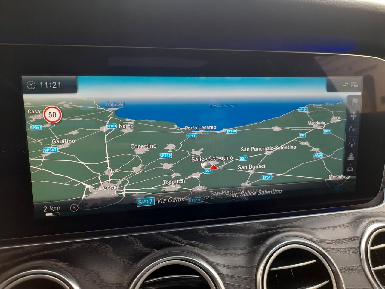 MERCEDES E 220 D AMG LINE BERLINA