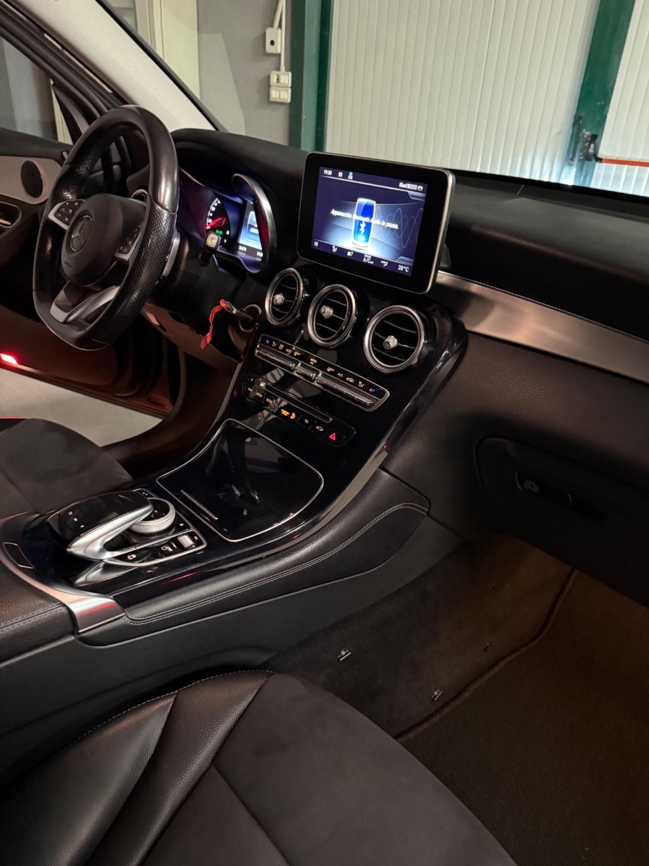 Mercedes-benz GLC 250d PREMIUM EU6B 4MATIC FULLOPT KMCERT GARANZ