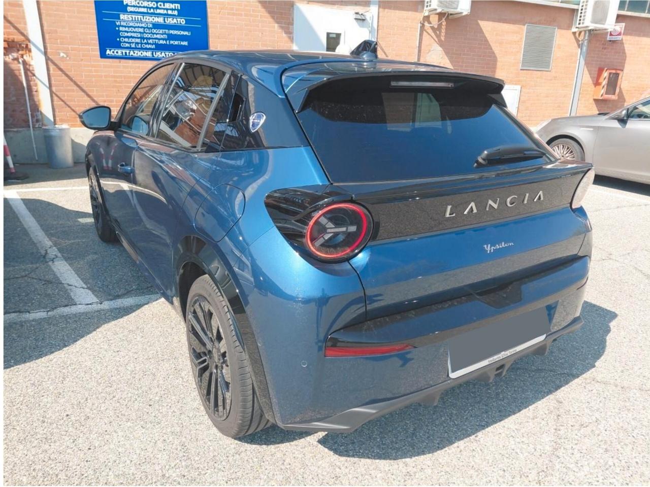 Lancia Ypsilon Hybrid 110CV e-DCT Edizione Cassina