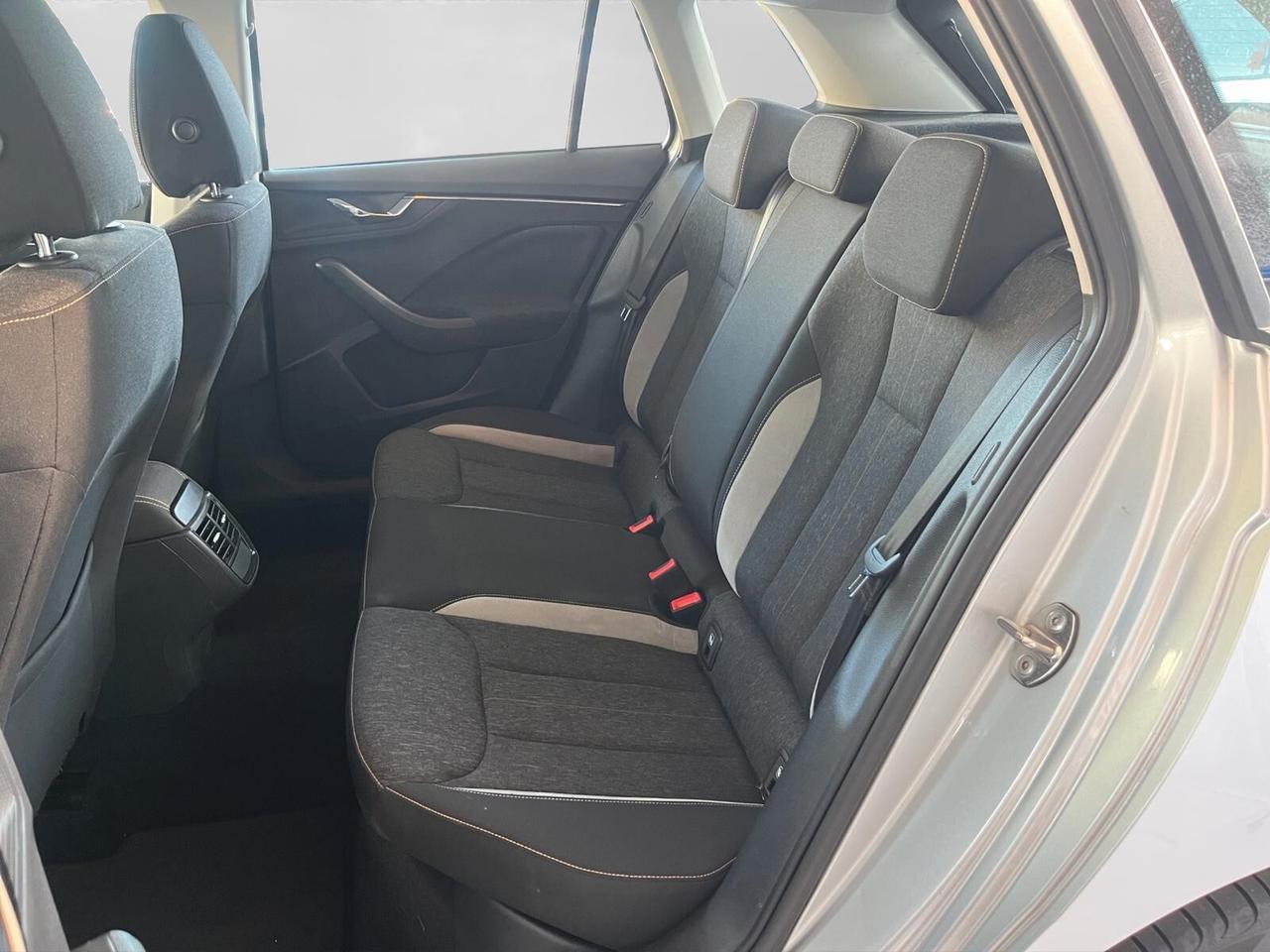 Skoda Kamiq 1.6 TDi 115cv Style NEOPATENTATI