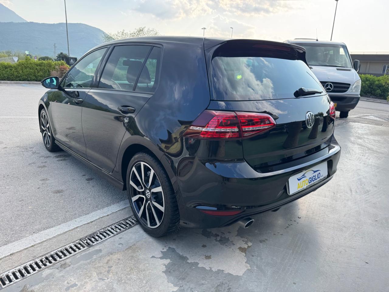 Volkswagen Golf 1.6 TDI 110 CV 5p. R-LINE