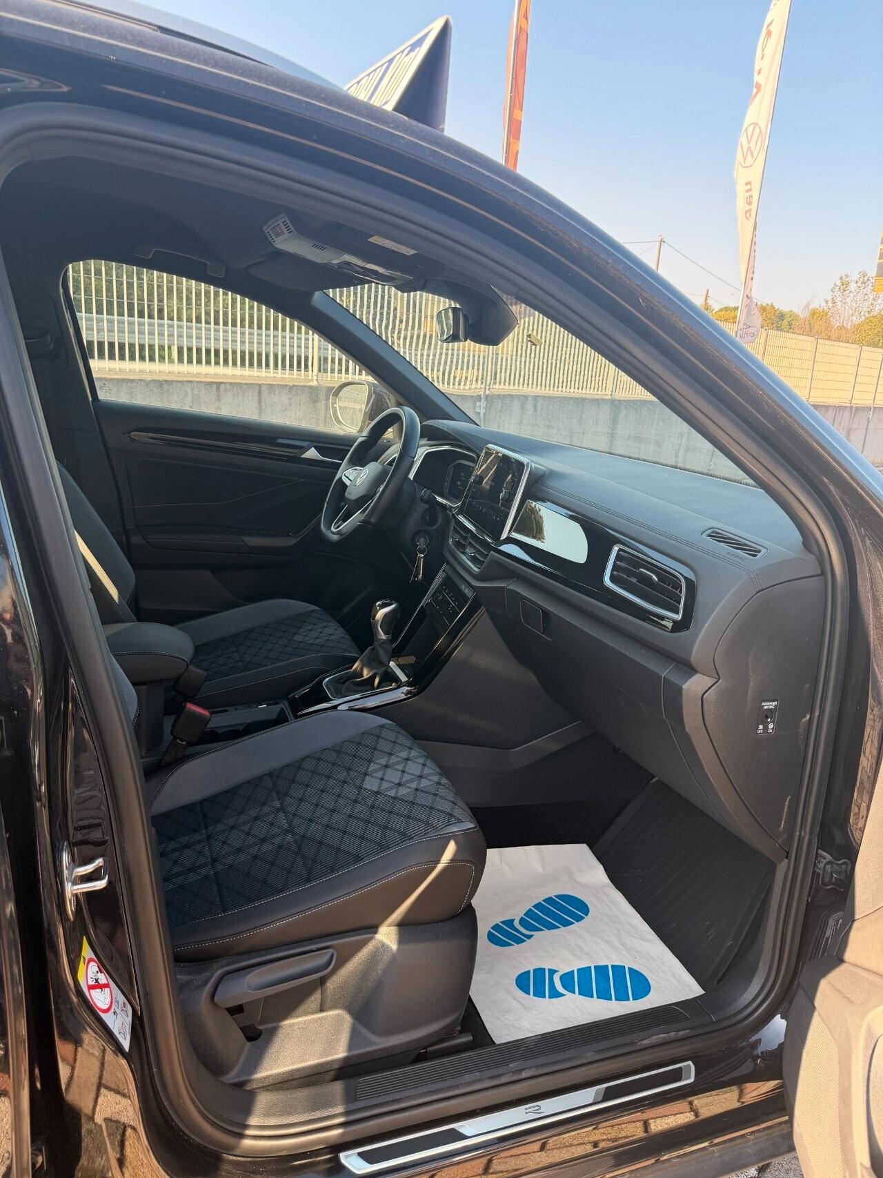 VW T-ROC 2.0 TDI SCR R-Line Neo patentati