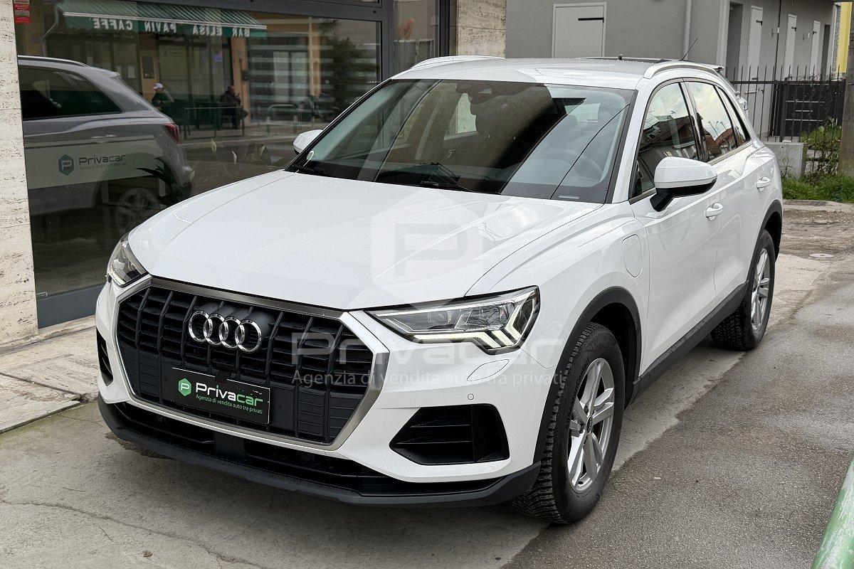 AUDI Q3 45 TFSI e S tronic Business