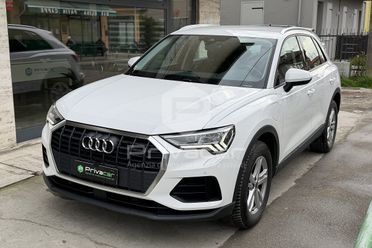 AUDI Q3 45 TFSI e S tronic Business