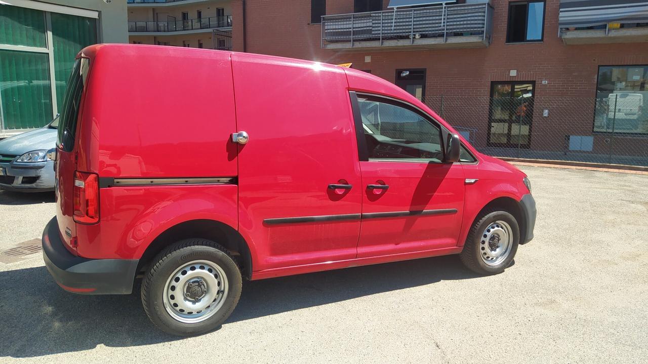 VOLKSWAGEN CADDY 4X4 TDI