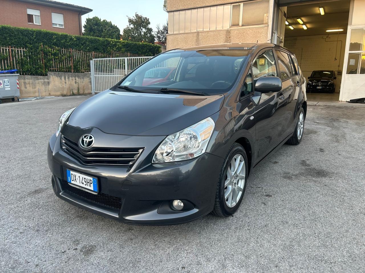 Toyota Verso 2.0 D tetto panoramico Euro5