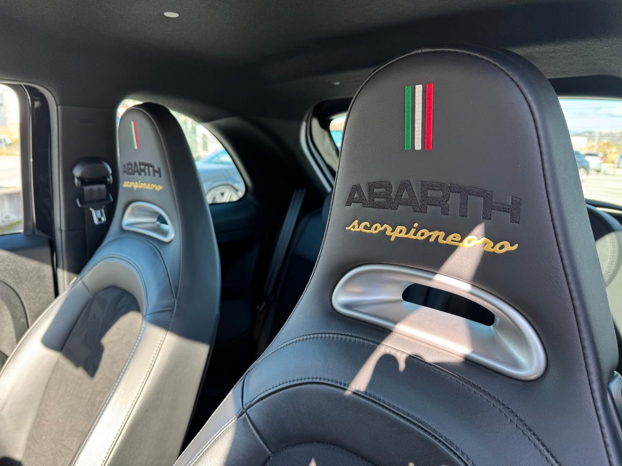 Abarth 595 1.4 Turbo T-Jet 165 CV Scorpioneoro