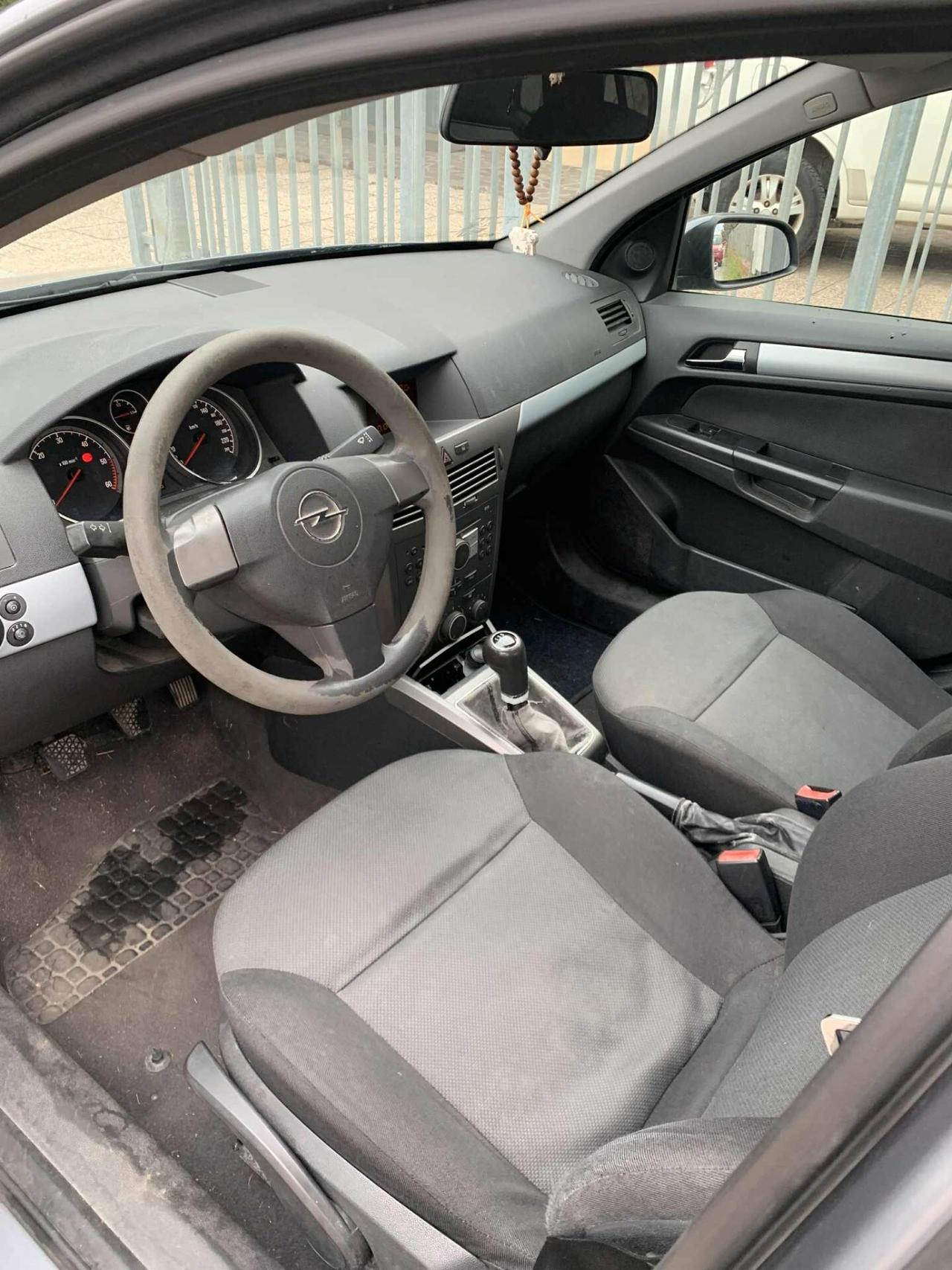 Opel Astra 1.7 CDTI 101CV