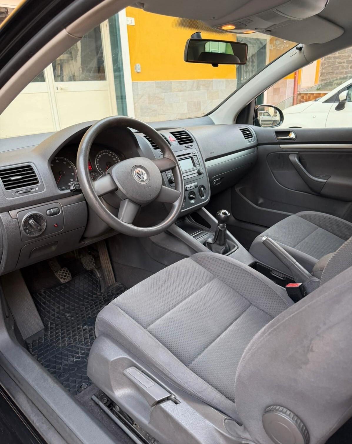 Volkswagen Golf 1.6 16V FSI 3p. Comfortline
