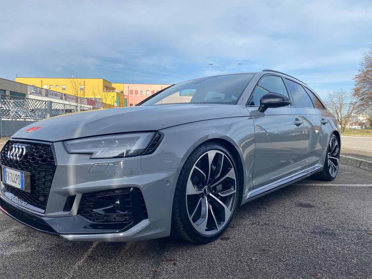 Audi A4 RS 4 Avant 2.9 TFSI quattro tiptronic