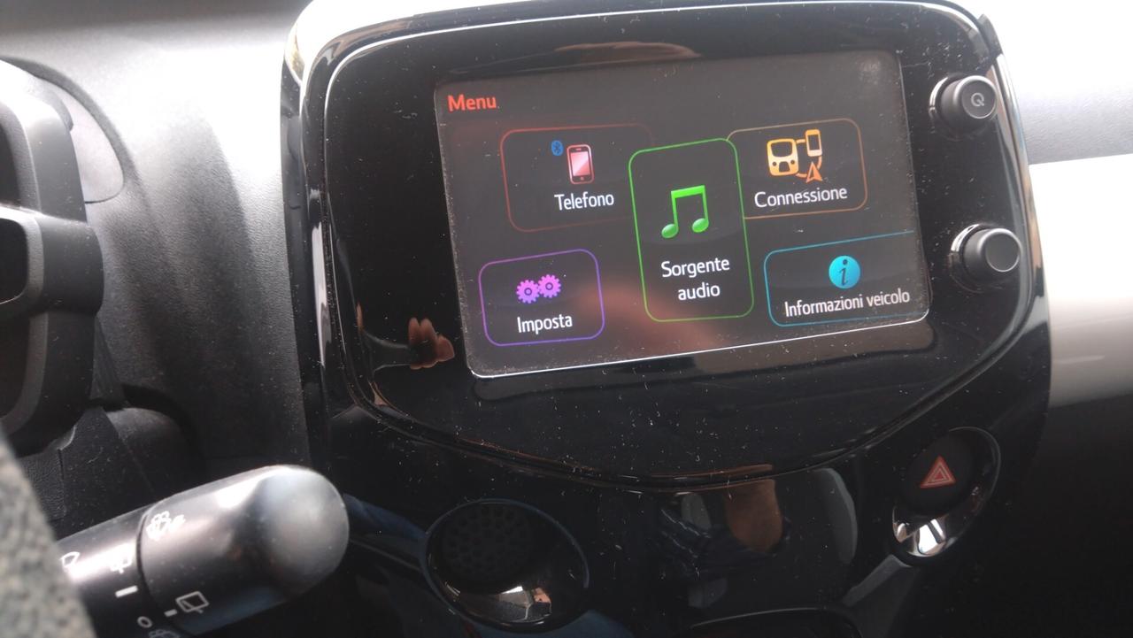 Toyota Aygo 1.0 VVT-i 69 CV 5 porte x-play MMT