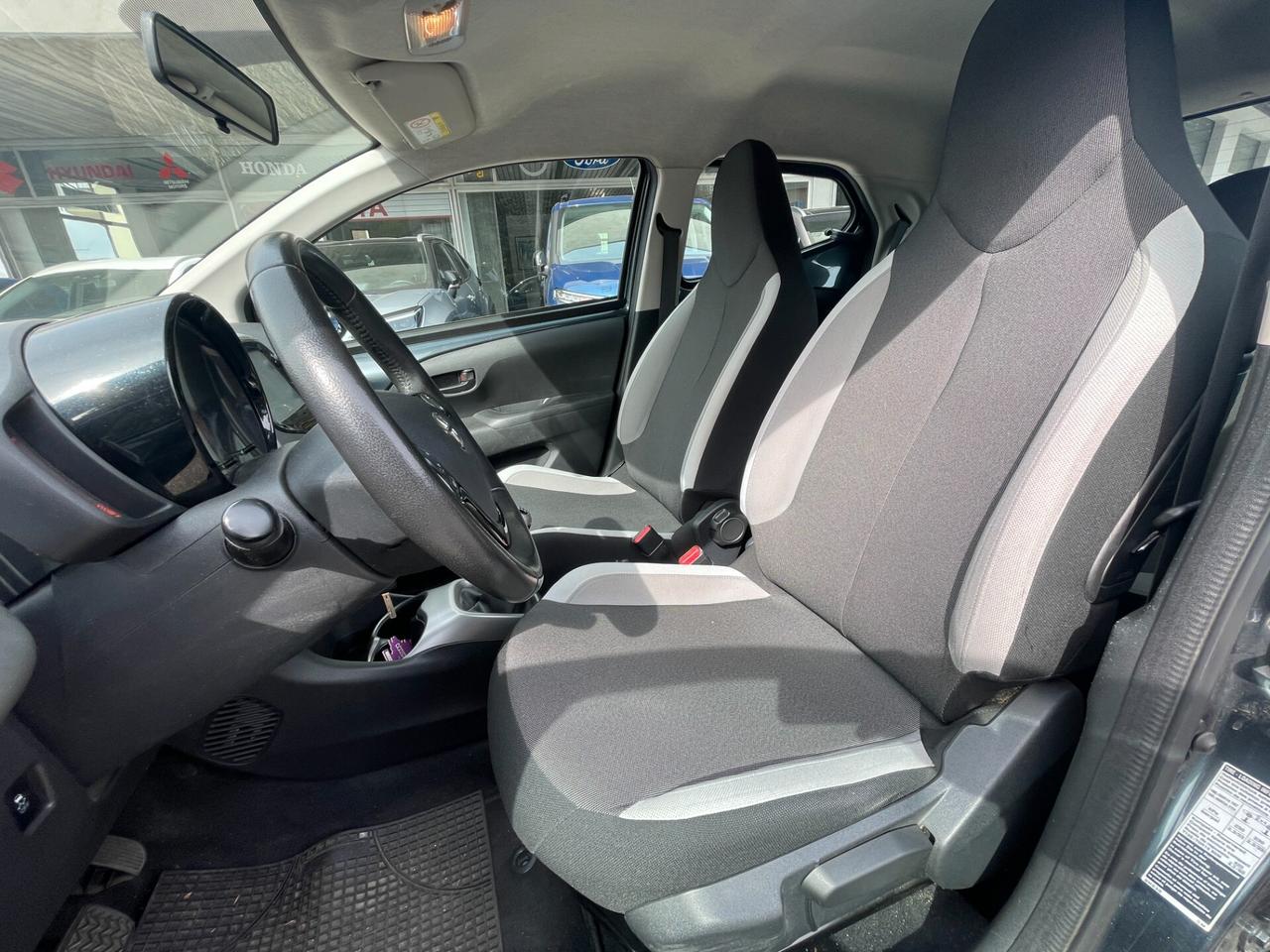 Toyota Aygo 1.0 VVT-i 69 CV 5 porte x-play