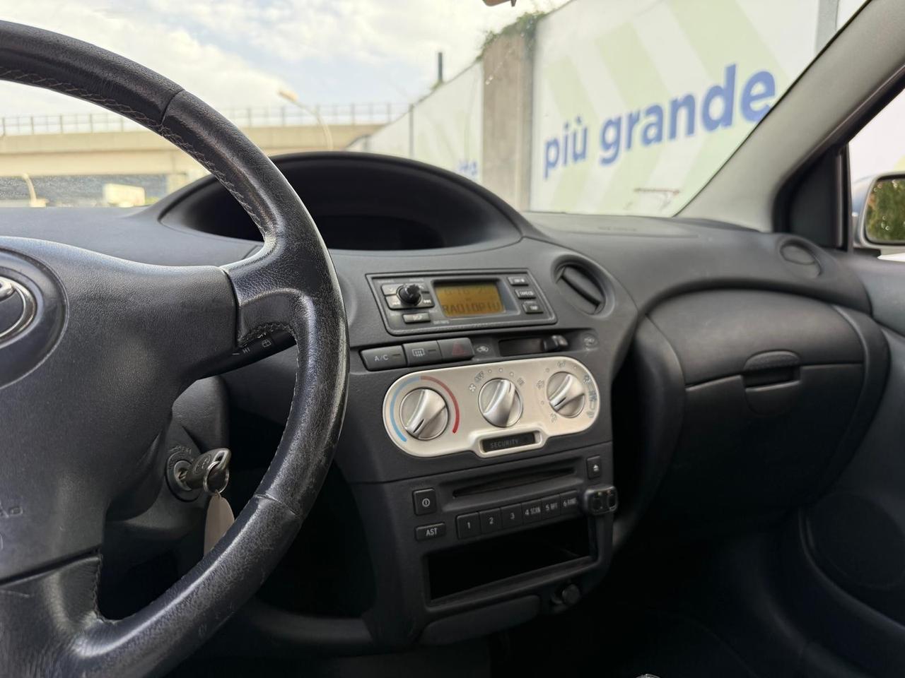 Toyota Yaris 1.4 tdi D-4D cat 5 porte 75cv