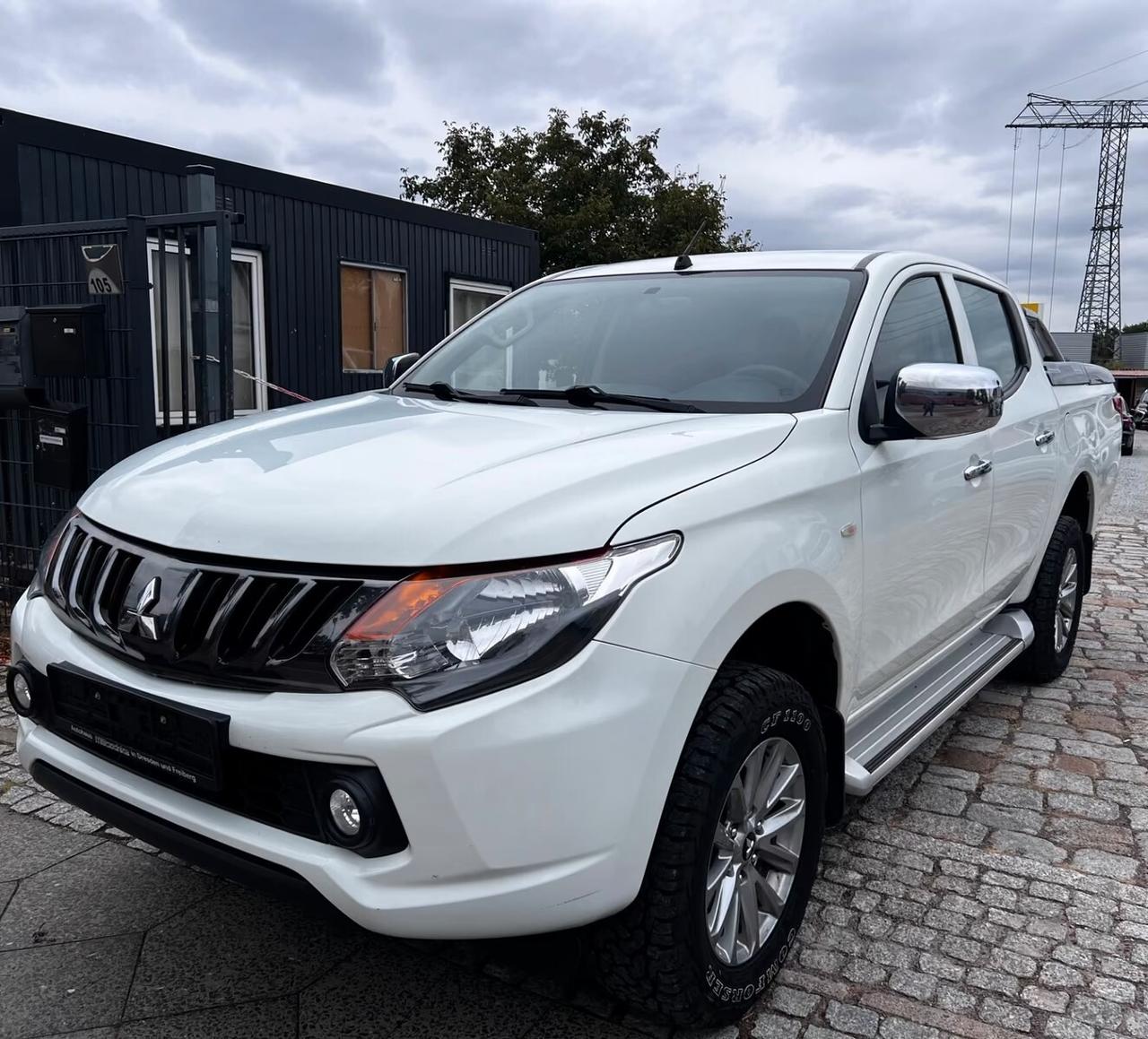 Mitsubishi L200 doppia cabina GANCIO+CERCHI
