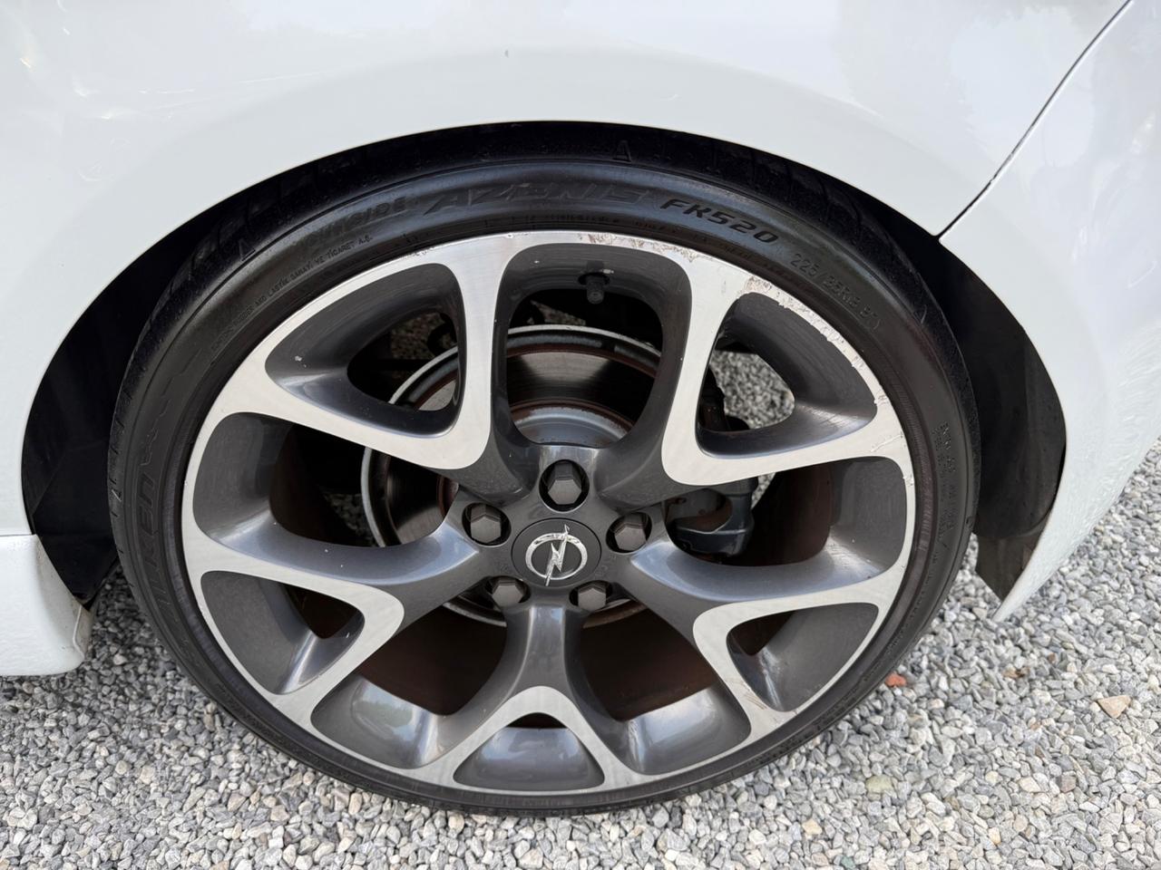 Opel Corsa 1.6 T 192CV 3 porte OPC