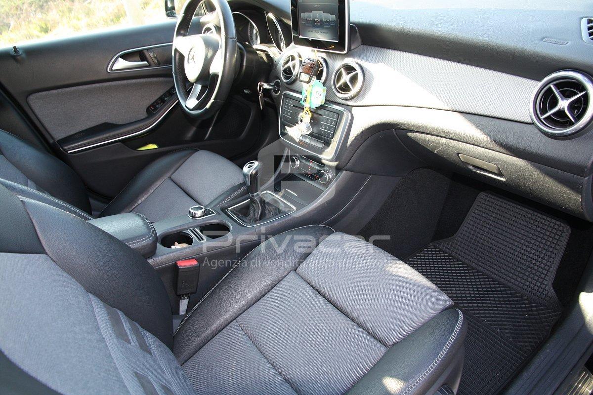MERCEDES GLA 180 d Business