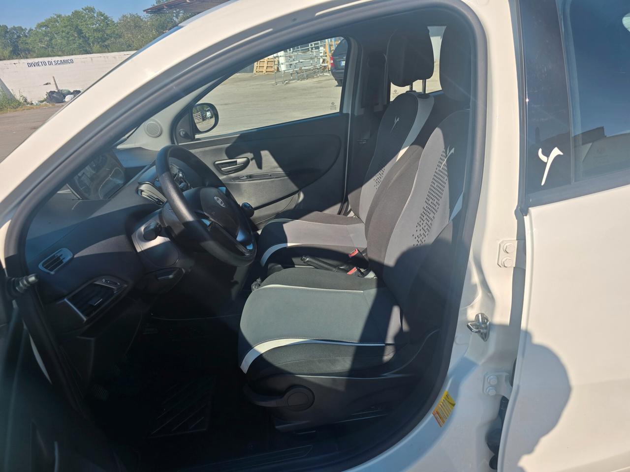 Lancia Ypsilon 1.2 69 CV 5 porte GPL Ecochic Gold