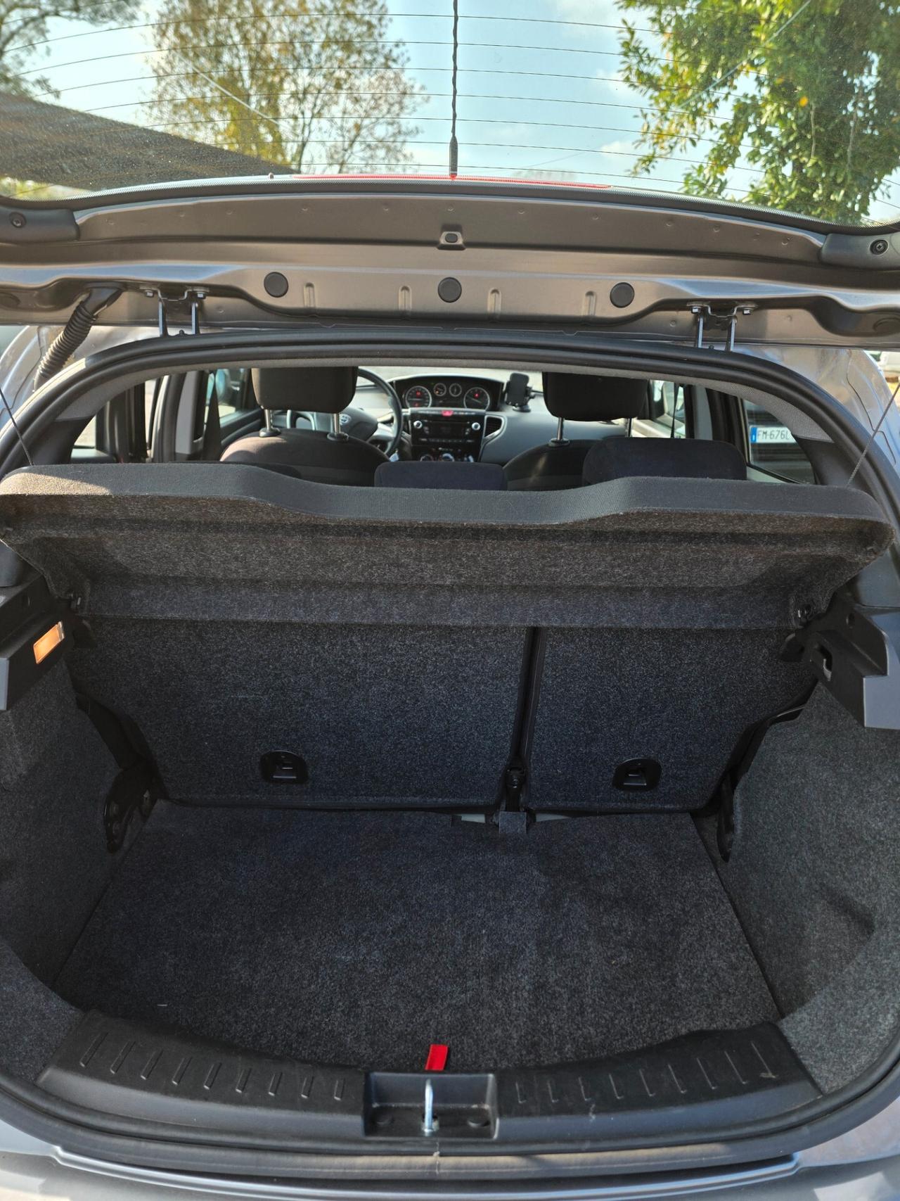 Lancia Ypsilon 1.2 69 CV 5 porte S&S Platinum