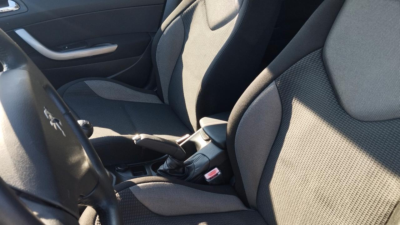 PEUGEOT 308 1.6 DIESEL-2011