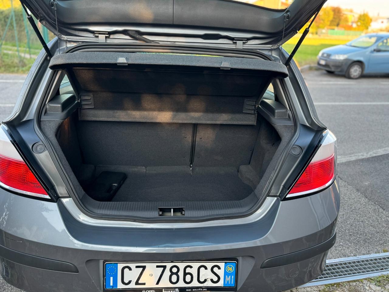 Opel Astra 1.4 16V Twinport 5 porte Enjoy