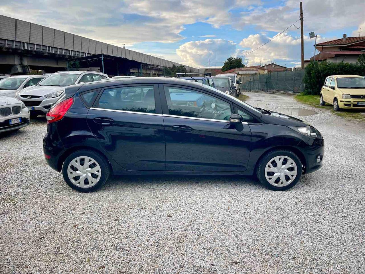 FORD FIESTA - UNICO PROPRIETARIO - TITANIUM