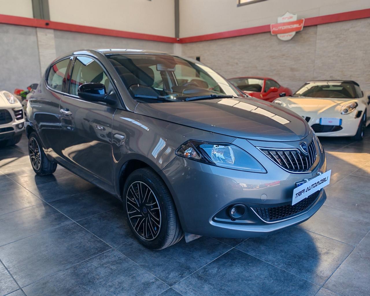 Lancia Ypsilon 1.0 FireFly Hybrid Gold