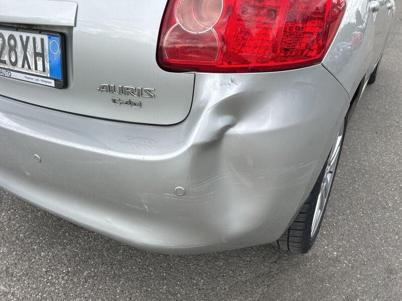 Toyota Auris 2.2 D-Cat 5 porte