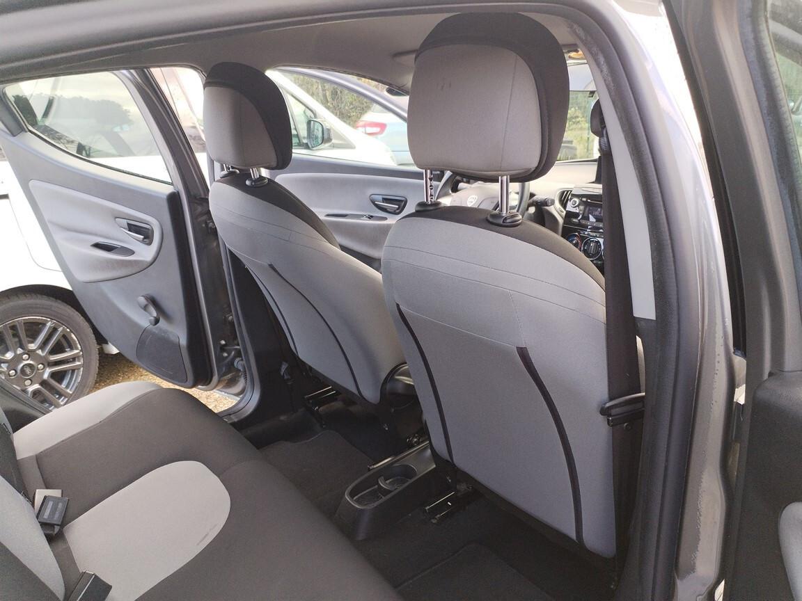 Lancia Ypsilon 1.2 69 CV 5p Silver 117000km euro 6 8/2015