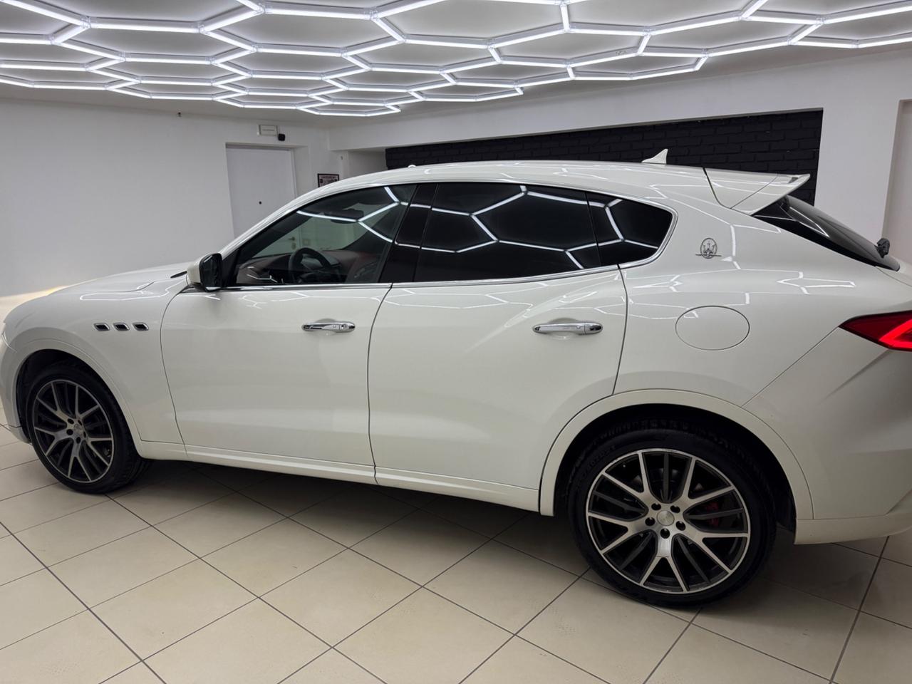 Maserati Levante V6 Diesel 250CV SOLI 126.000KM