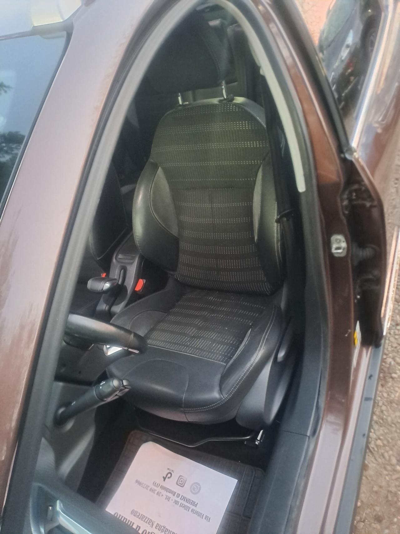 Peugeot 2008 1.6 e-HDi 92 CV Stop&Start Urban Cross