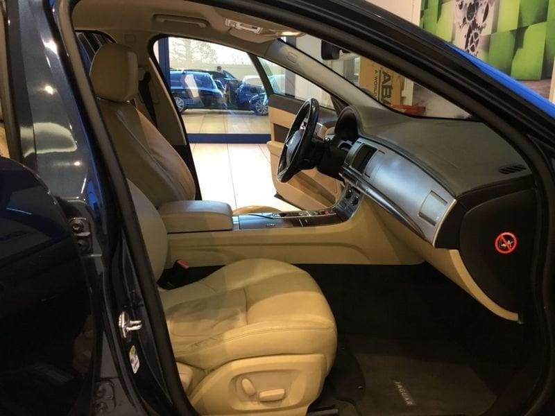Jaguar XF 2.2D Business Edition Sportbrake