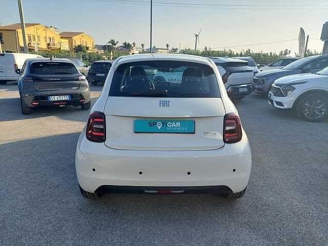 Fiat 500e Berlina 23,65 kWh