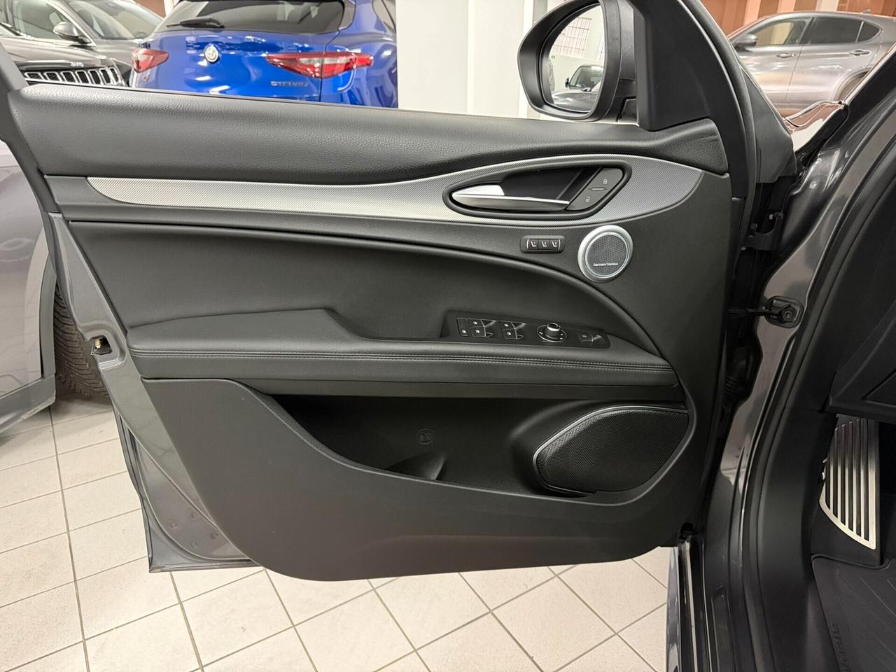 Alfa Romeo Stelvio 2.2 TD 210 CV VELOCE TETTO HARMAN KARDON Q4