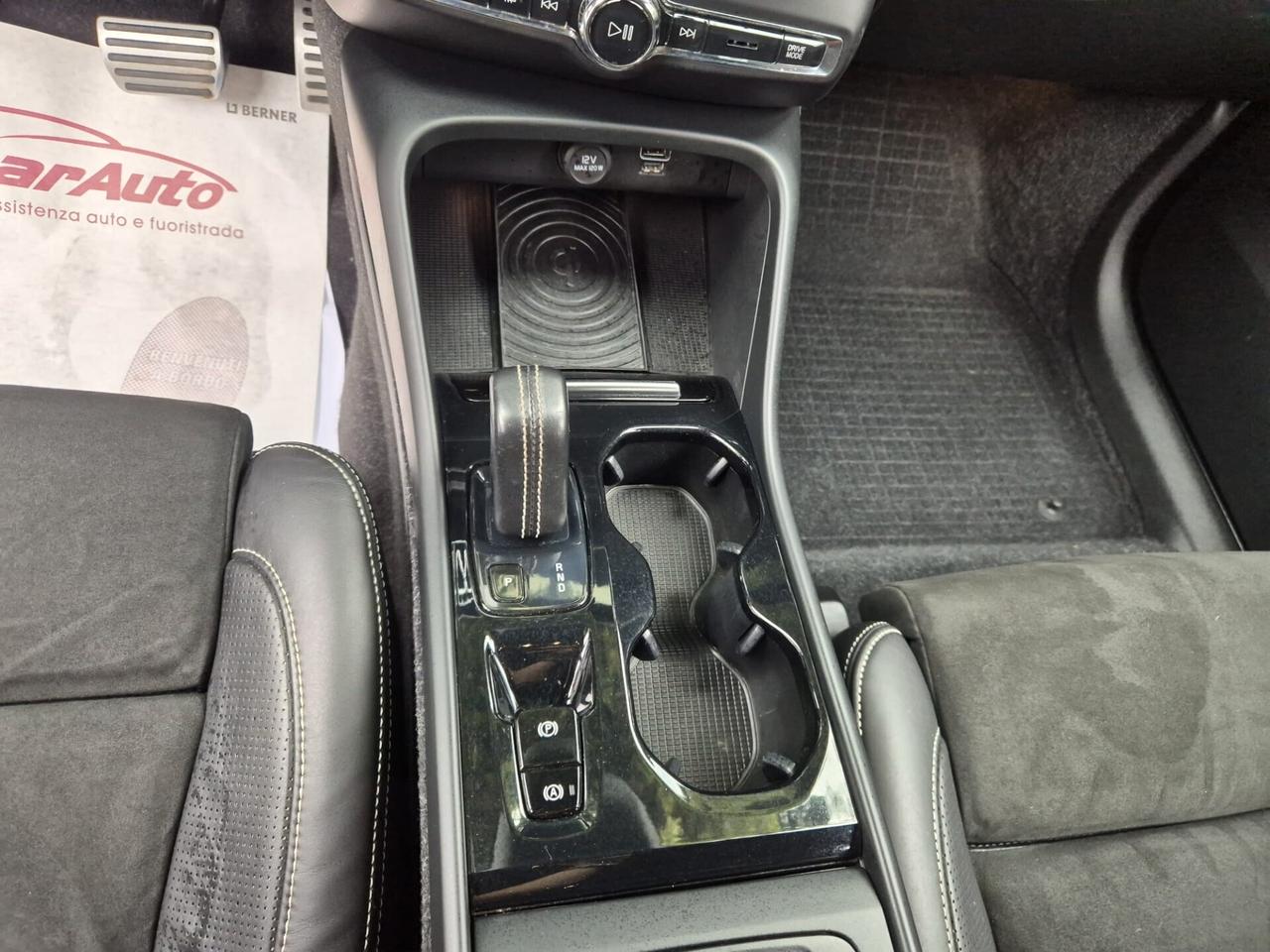 Volvo XC40 D4 AWD Geartronic R-design