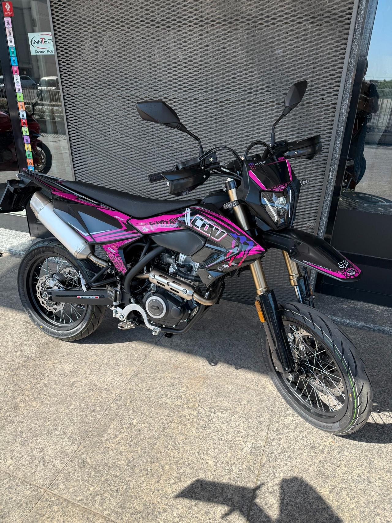 Qj Motor 125 MOTARD PER RAGAZZA