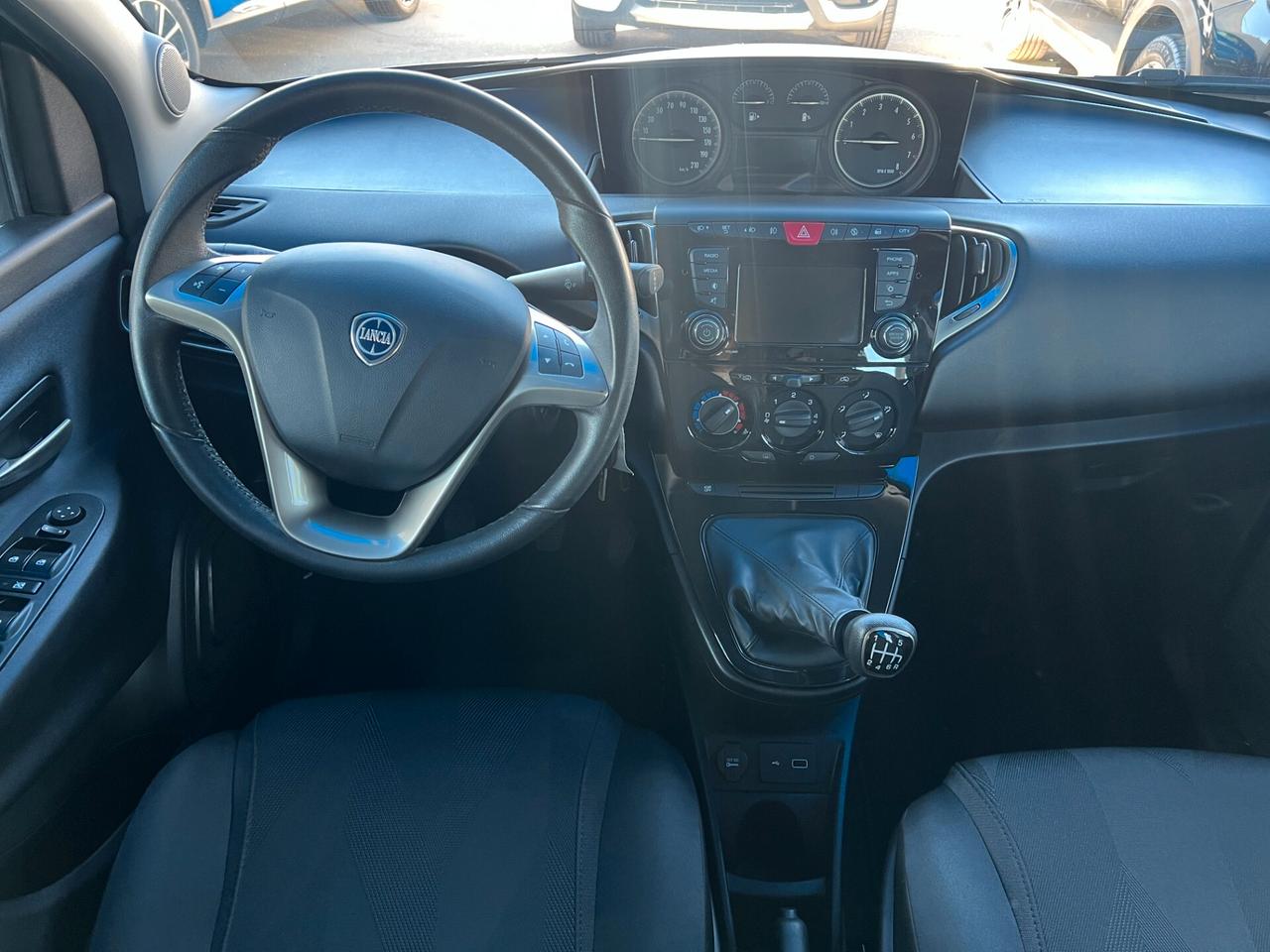 Lancia Ypsilon 1.0 FireFly 5 porte S&S Hybrid Ecochic Gold