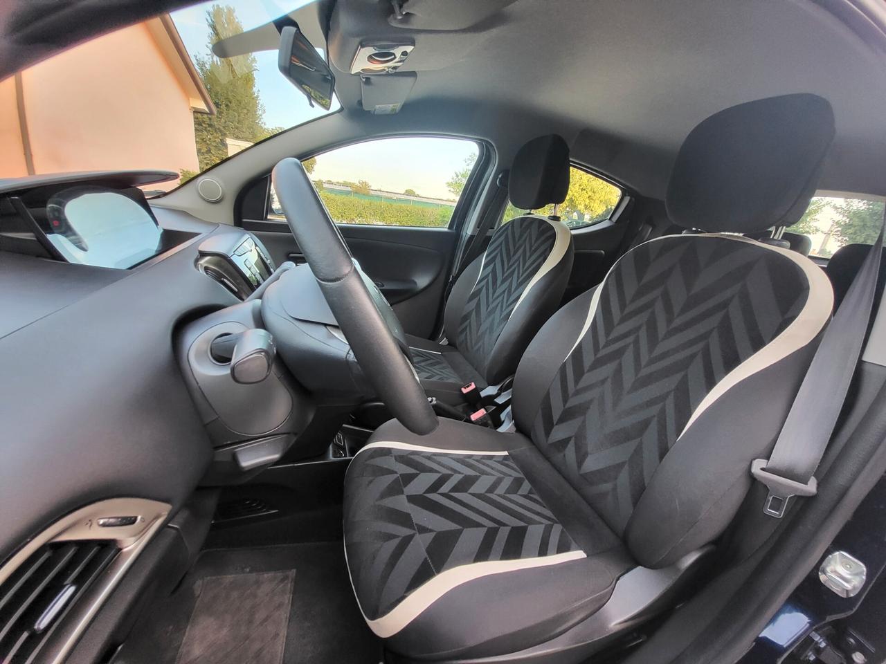 Lancia Ypsilon 1.2 69 CV 5 porte GPL Ecochic Gold