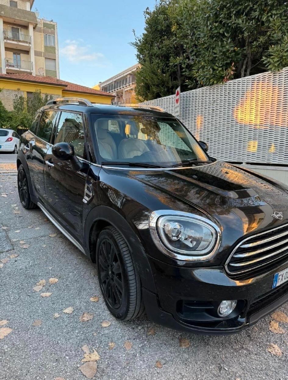 Mini Cooper Countryman 1.5 One D Hype - pelle - tetto - automatica - navi