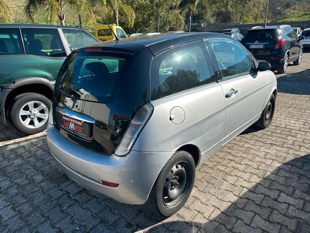 Lancia Ypsilon 1.3 MJT 75 CV Argento