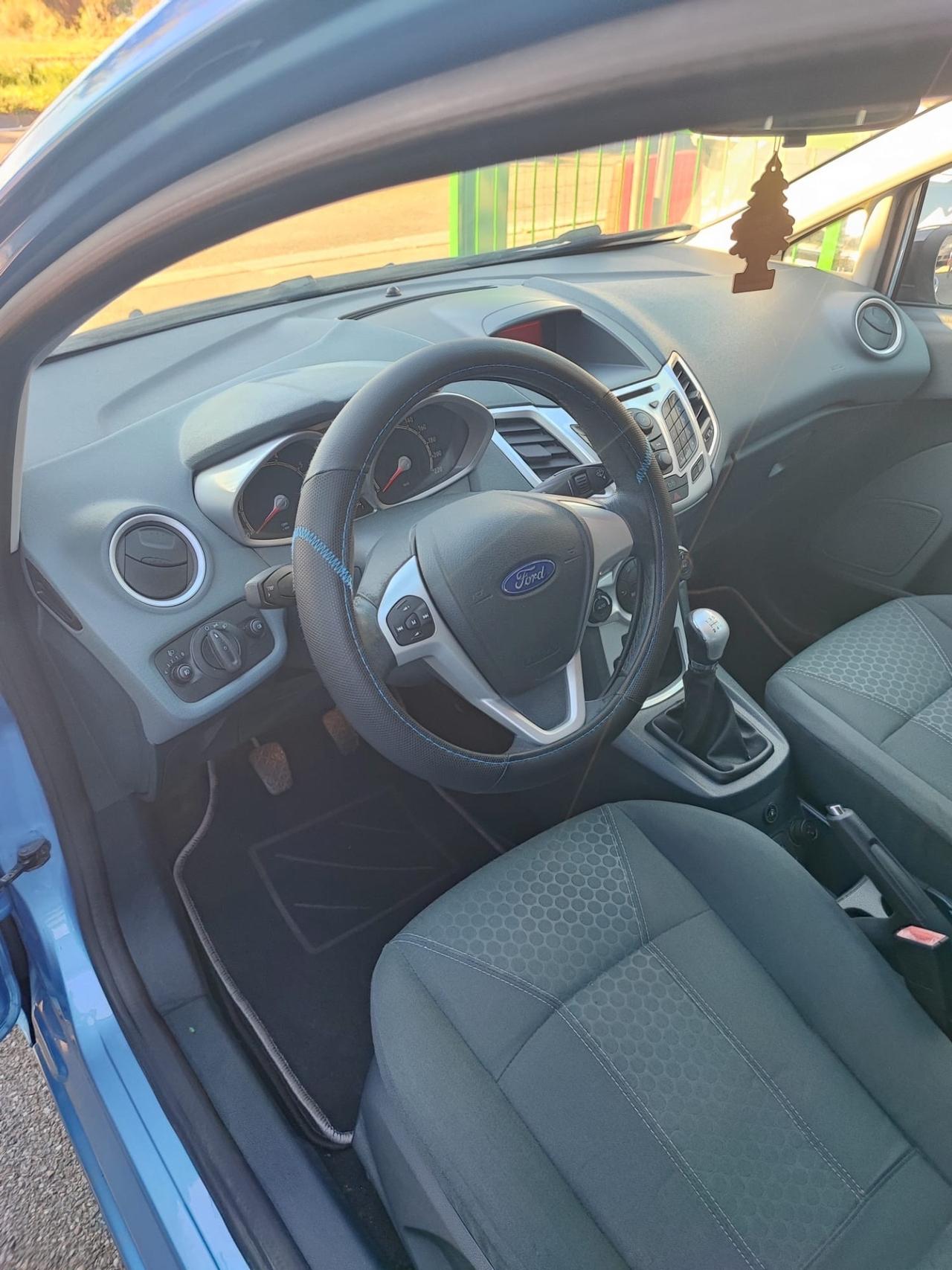 Ford Fiesta 1.4 5 porte Bz.- GPL Titanium