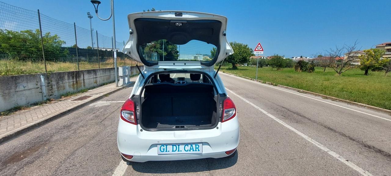 CLIO 1,2 GPL DI SERIE SCADENZA 2032,NAVIGATORE TELEFONO OK DISTRIBUZIONE IMPECCABILE