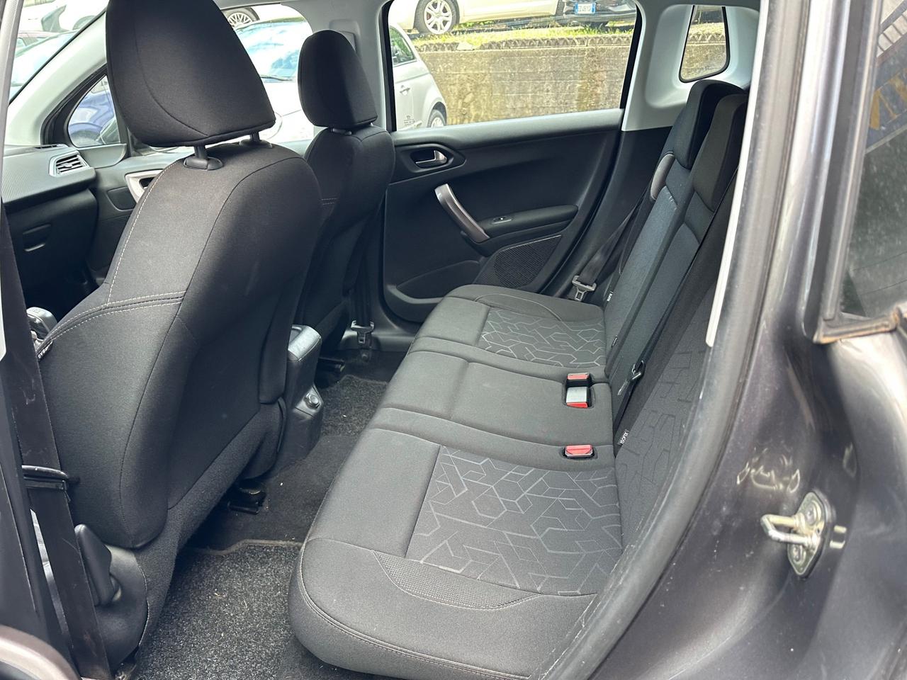 Peugeot 2008 1.6 e-HDi 92 CV Stop&Start Allure