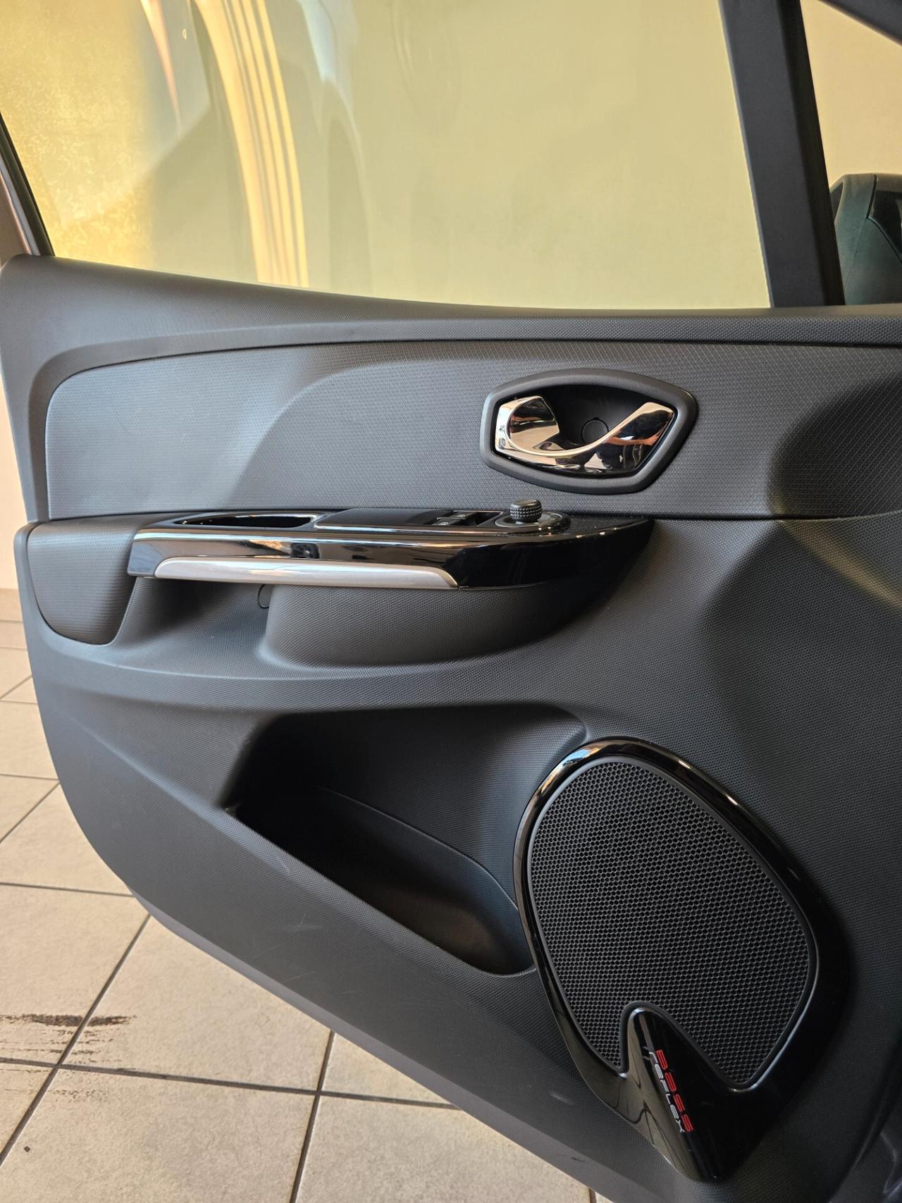 Renault Clio Dci 75CV 5 porte Costume National