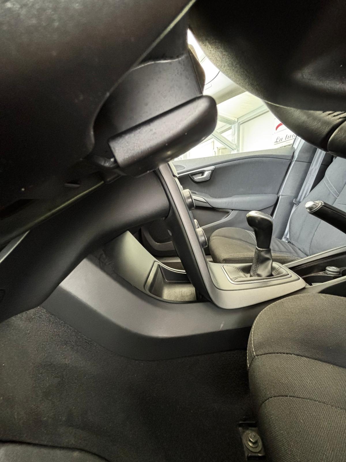 Volvo V40 D2 R-design Momentum