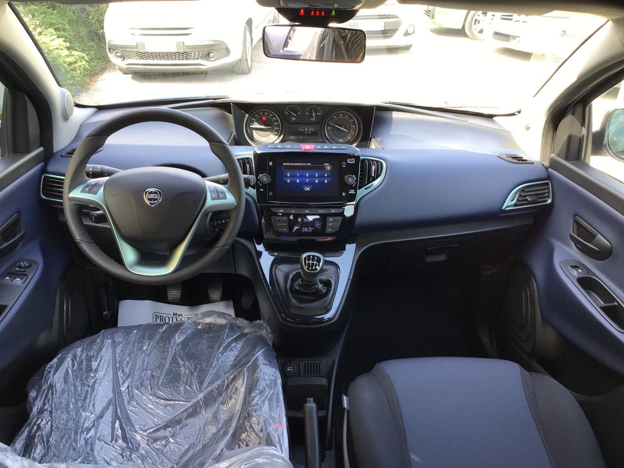 Lancia Ypsilon 1.0 FireFly KM 0 Hybrid Platino