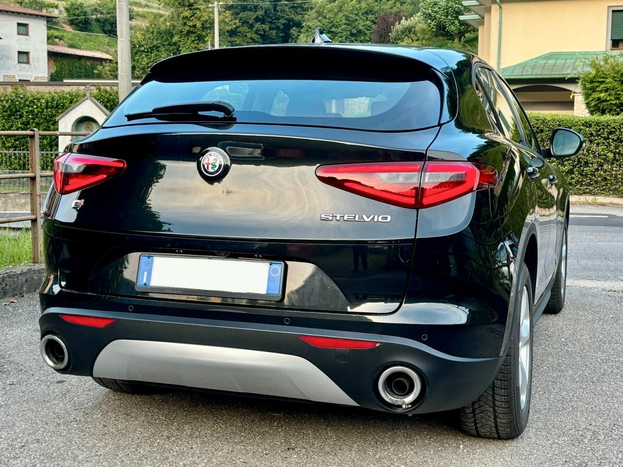 Alfa Romeo Stelvio 2.2 Turbodiesel 210 CV AT8 Q4 Executive