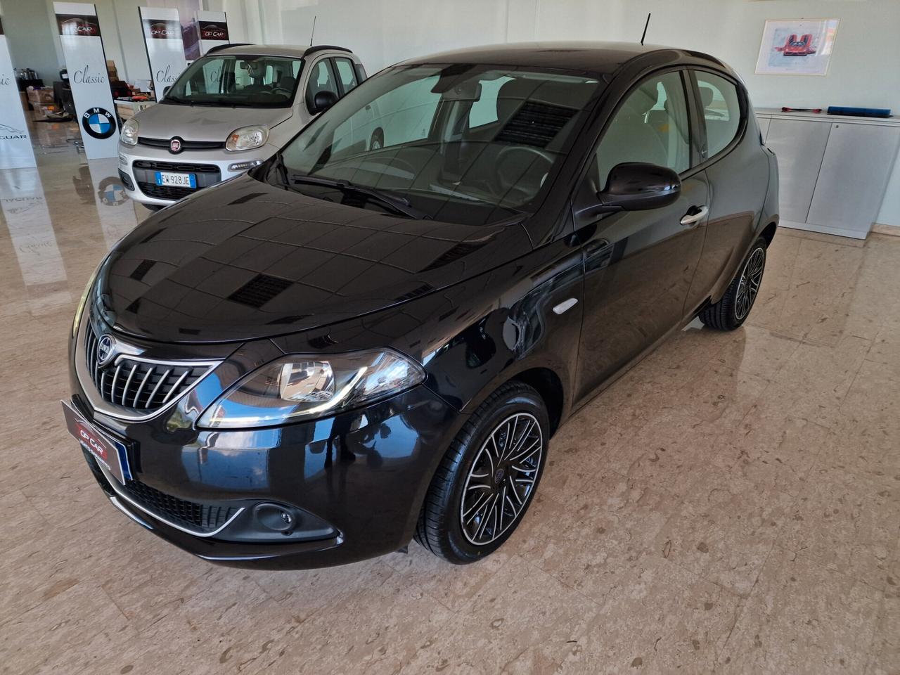 Lancia Ypsilon 1.0 Hybrid Gold 2023