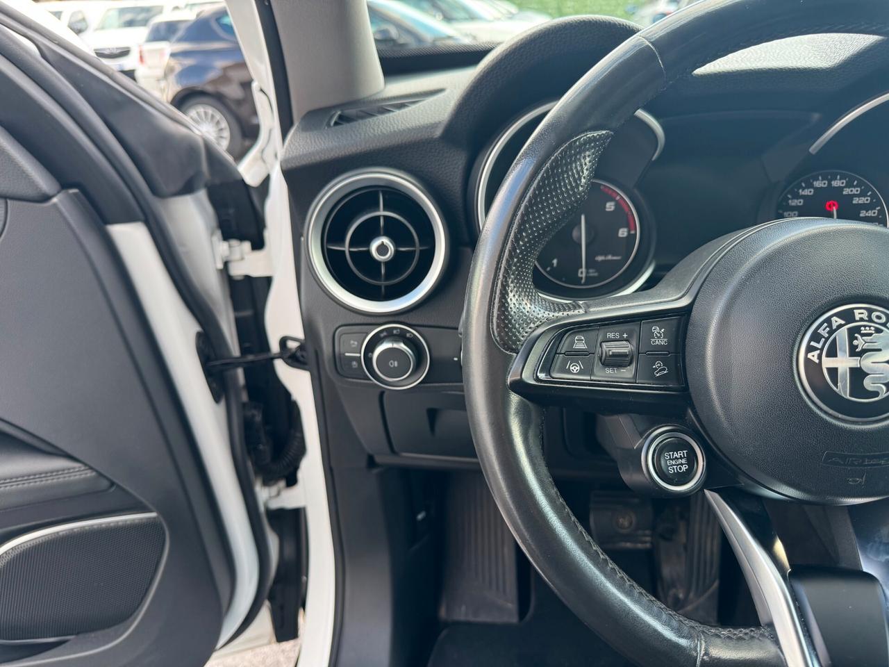 Alfa Romeo Stelvio 2.2 Turbodiesel 160 CV AT8 RWD Business