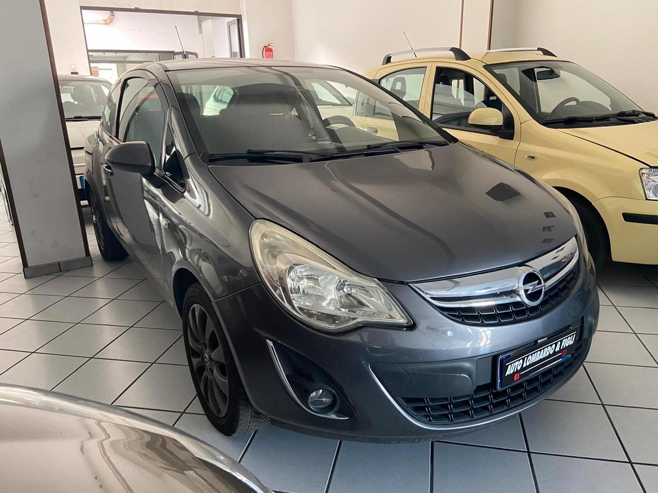 Opel Corsa 1.2 80CV 3 porte GPL-TECH Club - NEOPATENTATI